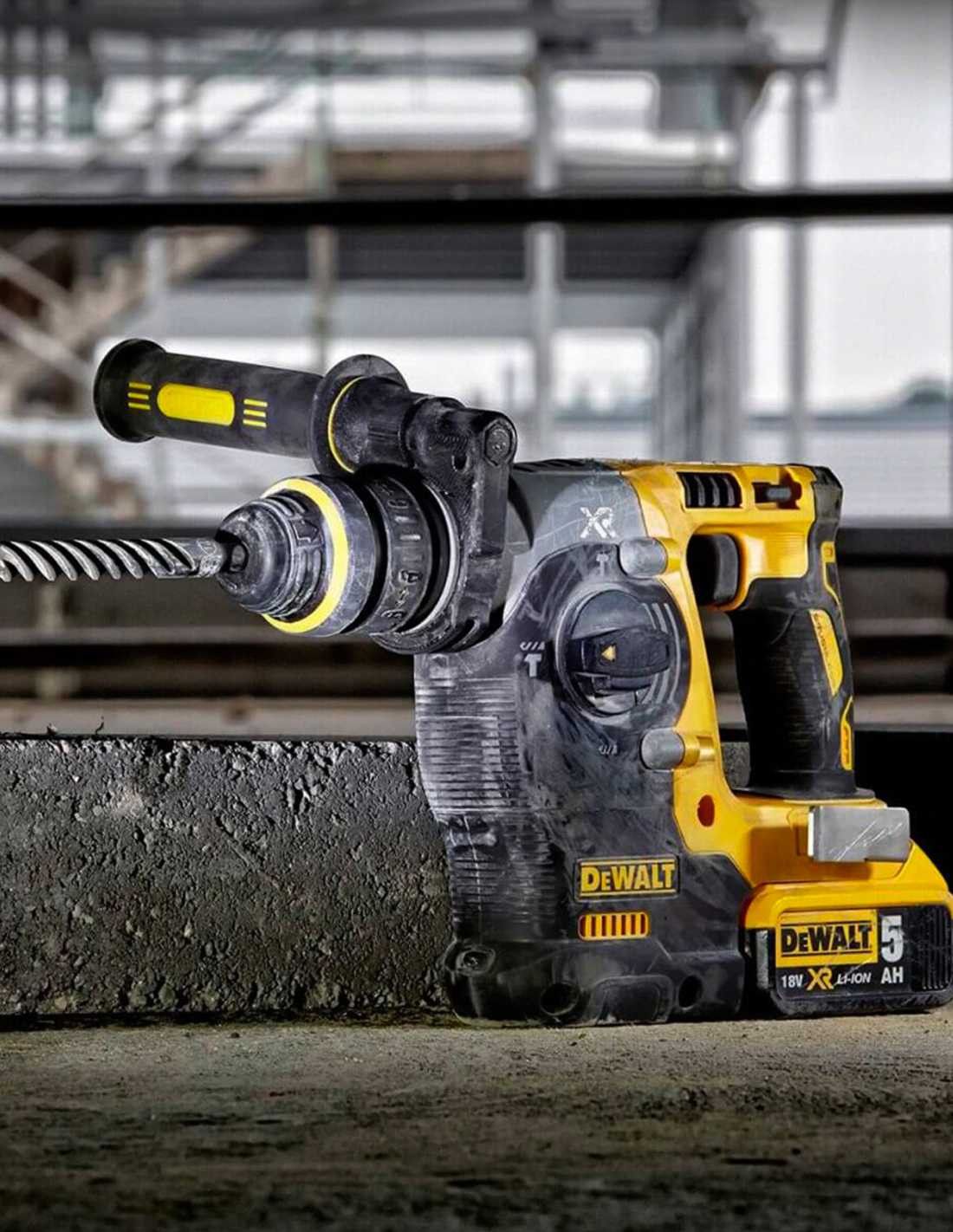 Kit Dewalt con 4 Herramientas + 2bat 5Ah + cargador + 2xTSTAK VI DCK487P2