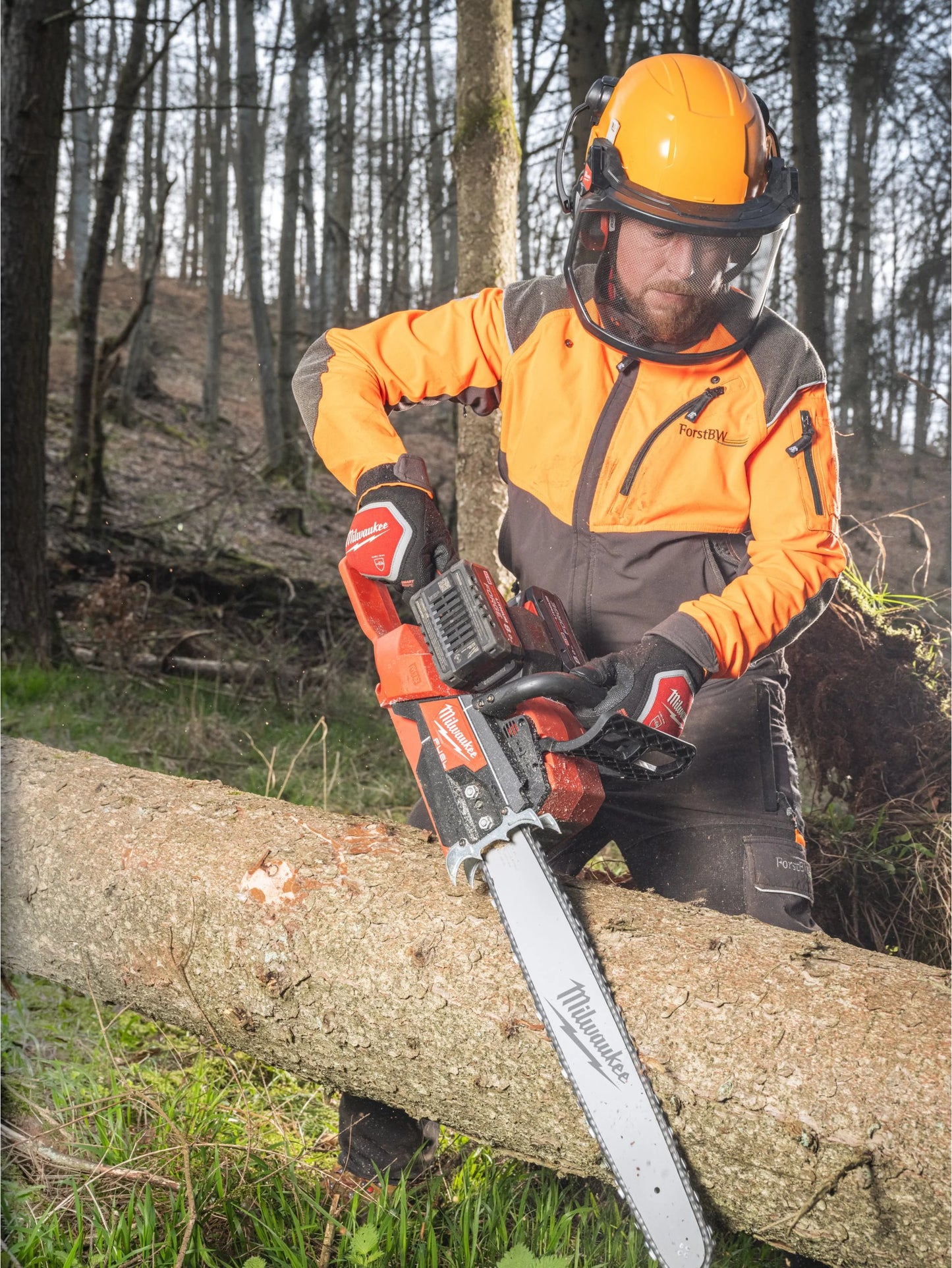 Guantes anticorte Forestal Milwaukee