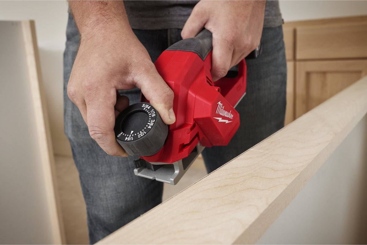 Cepillo subcompacto M12 Milwaukee M12 BLP-0X