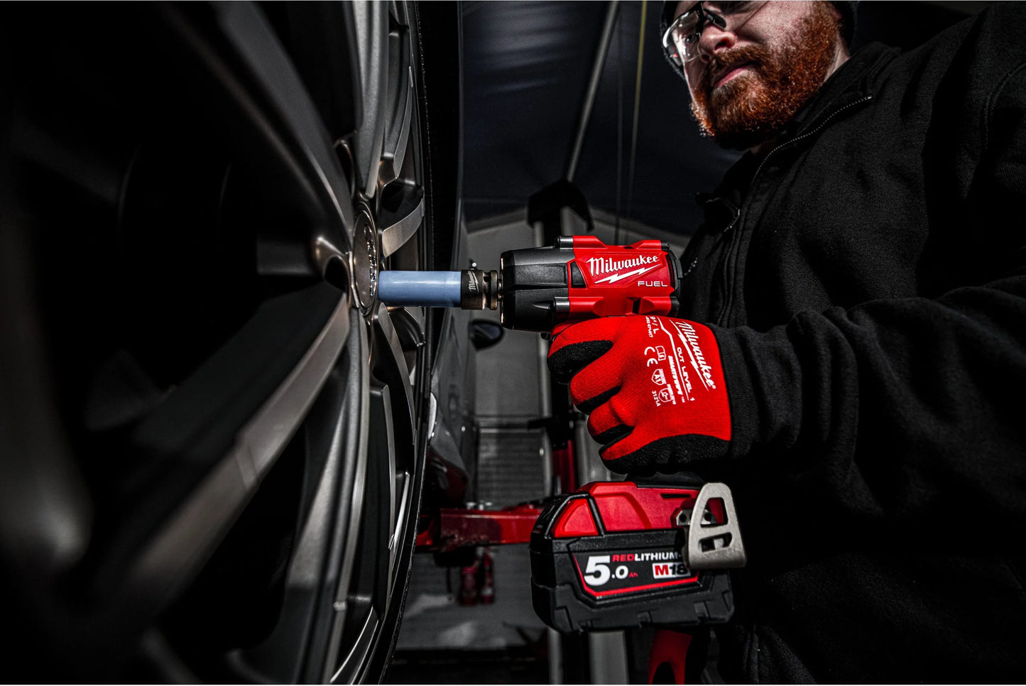 Llave de impacto de par medio M18 FUEL 1/2" Con anillo de fricción Milwaukee M18 FMTIW2F12-502X