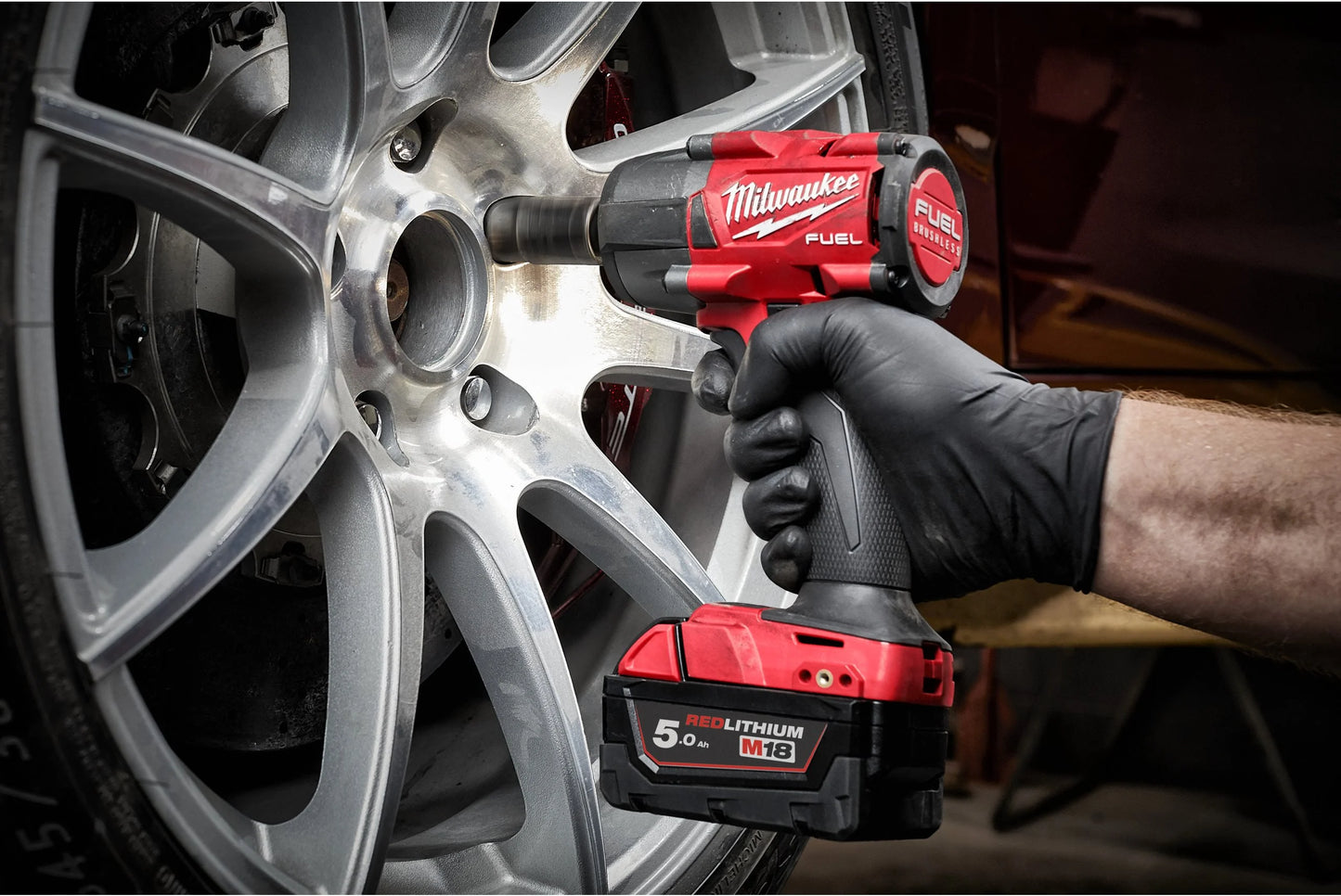 Llave de impacto de par medio M18 FUEL 1/2" Con anillo de fricción Milwaukee M18 FMTIW2F12-502X