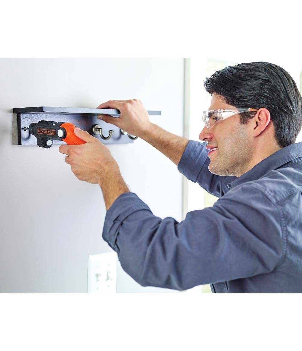 Atornillador con Linterna Black+Decker 3,6V BDCSFL20C